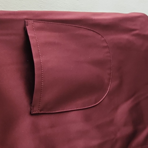 Pockets Maroon skirt - Picture 3 of 4